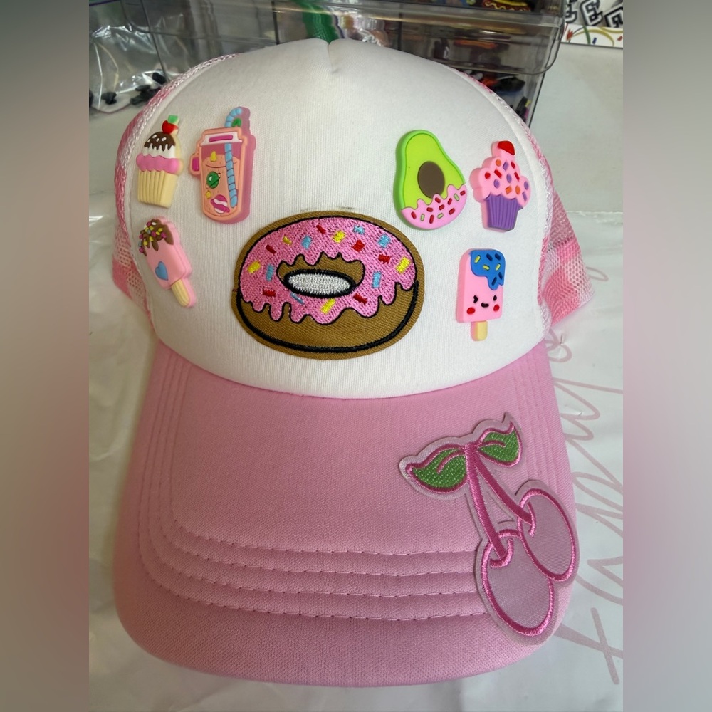 🍩💕 Pink kids trucker hat! Donut patch & sweet tooth charms.